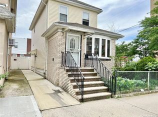 402 Applegate Ct, Brooklyn, NY 11223