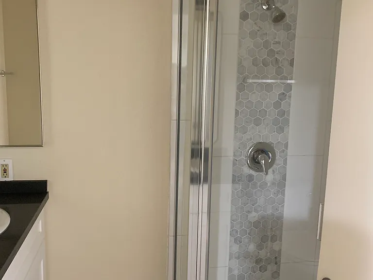 519 Palm Dr #13 — Photo 6