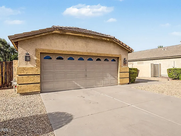 3290 E Juanita Ave — Photo 3