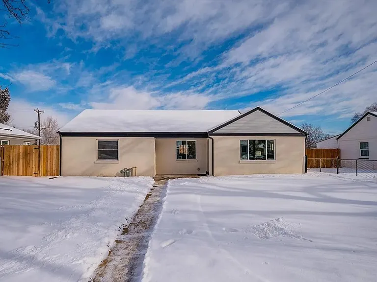 3240 Dexter St — Photo 18
