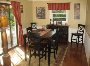 8 Flak Ln, New Fairfield, CT 06812