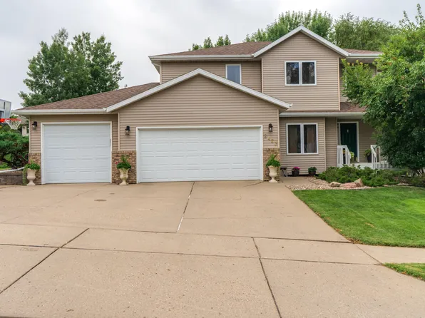 2423 Harding Ave, Bismarck, ND 58501