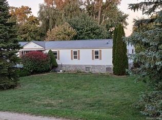 4347 Maple St, Brown City, MI 48416