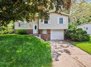 5926 N Hamilton Rd, Peoria, IL 61614