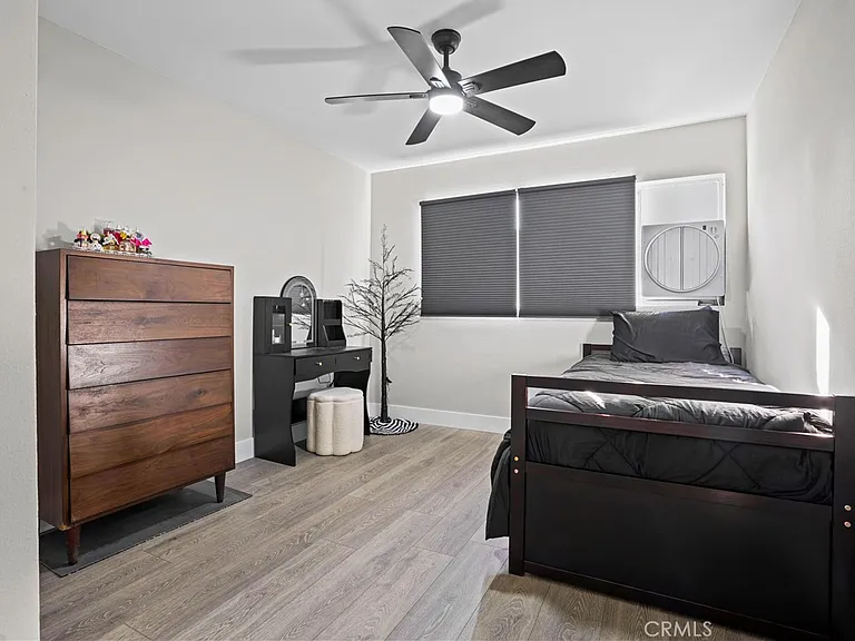 1112 E Avenue J4 — Photo 19