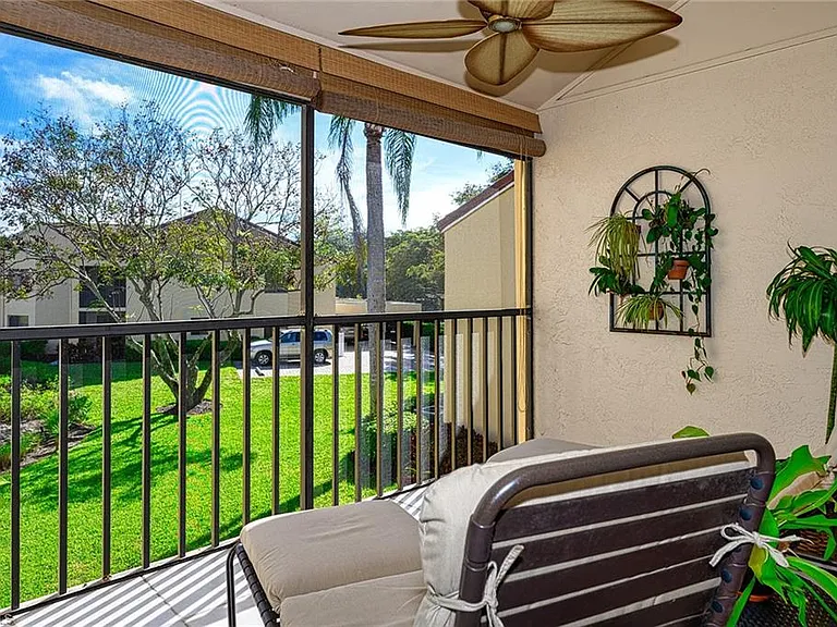 589 Beachwalk Cir #P-203 — Photo 19