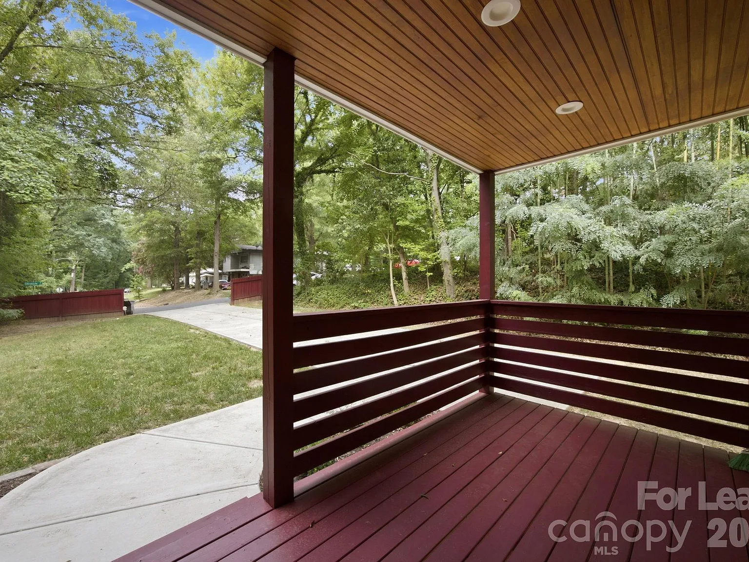 3 bed, 2.5 bath, 1451 sqft, $2,250 — Photo 3