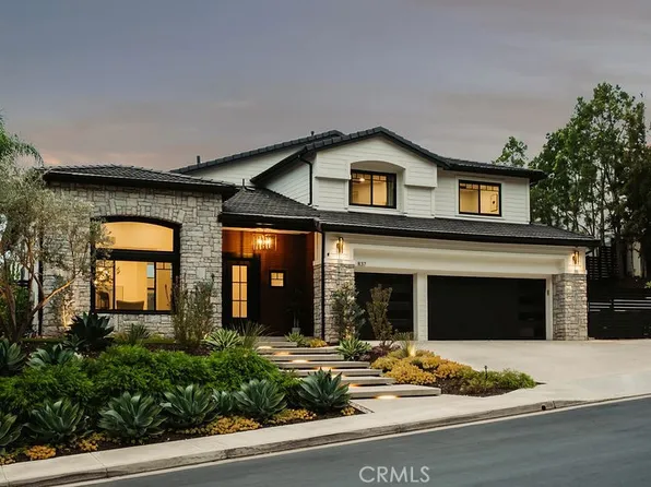 837 S Canyon Mist Ln, Anaheim, CA 92808