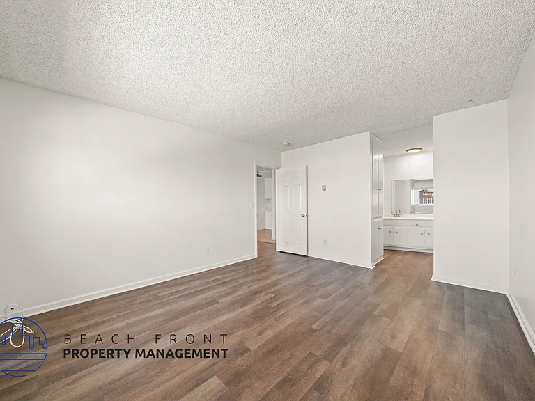 1261-1281 Rosecrans Ave. — Photo 17