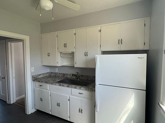 5th image of 2950 Garfield Blvd #B