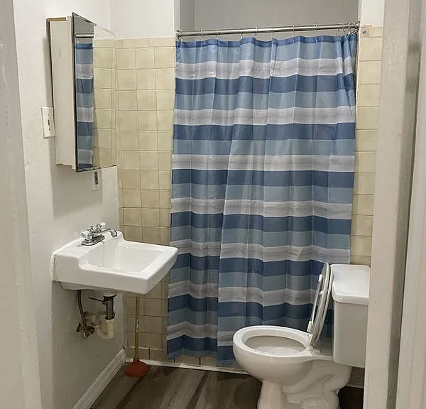 3109 E Jefferson St — Photo 10