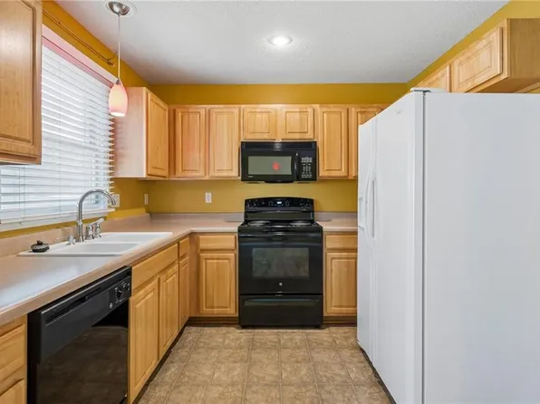 13108 Washington Ct, Kansas City, KS 66109