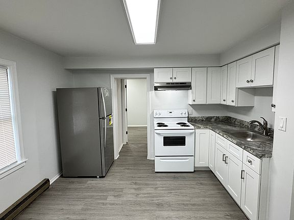 3rd image of 412 1/2 N 4th St