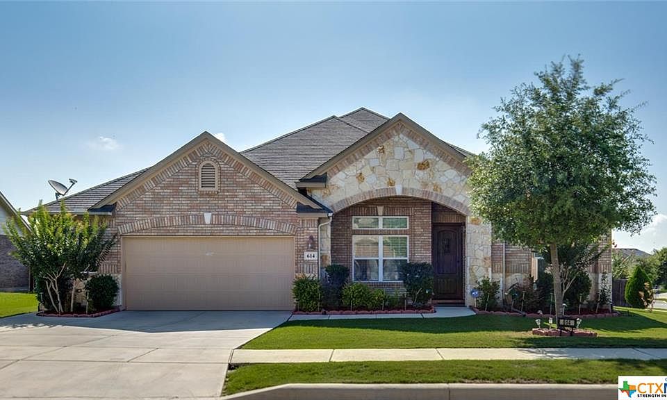 1st image of 614 Oakmont Way