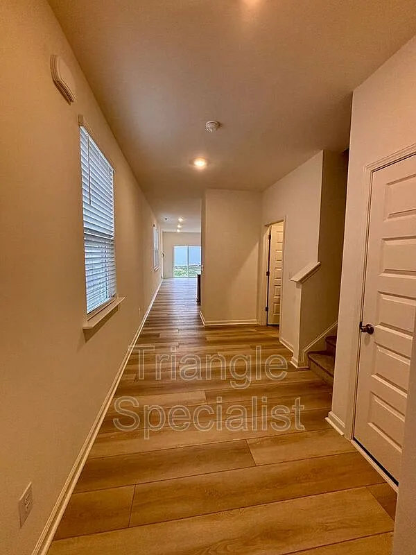 3 bed, 2.5 bath, 1601 sqft, $1,950 — Photo 4