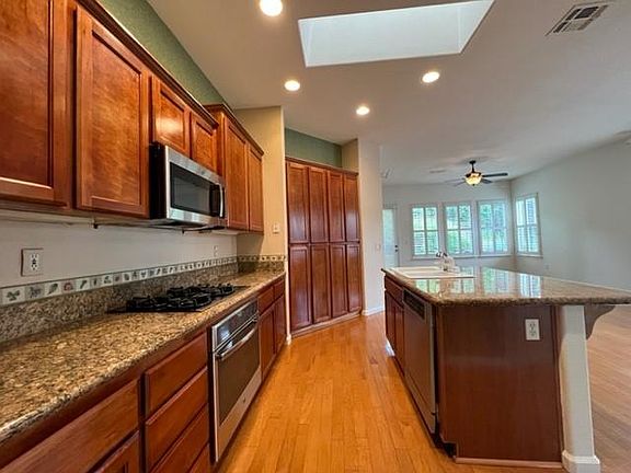 4th image of 2044 Larkhall Cir