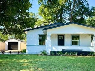 617 W 6th St, Clarendon, TX 79226