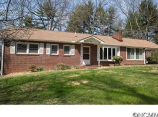 3160 Cardinal Ln, Hendersonville, NC 28792