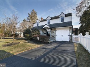 320 Walnut Pl, Havertown, PA 19083