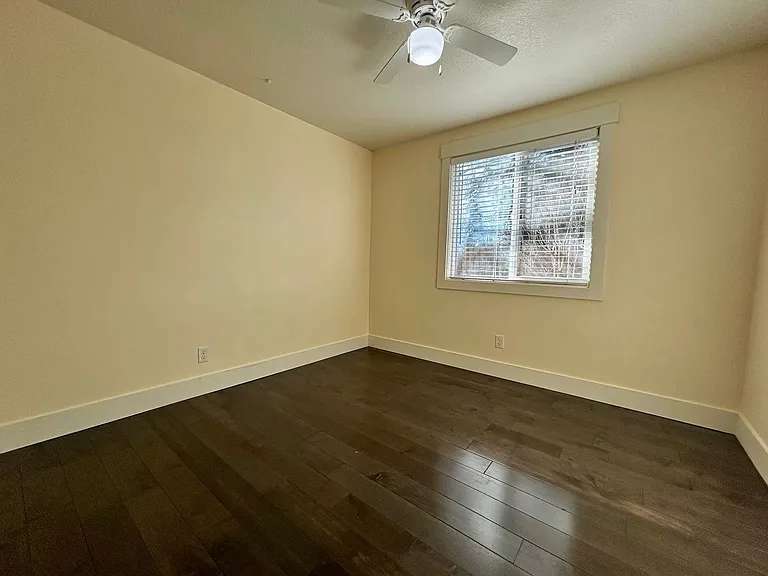 7306 NE 16th Ave — Photo 16