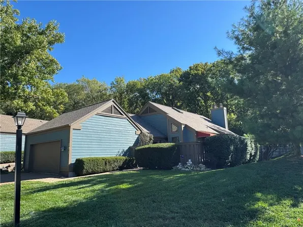 201 Lakeside Dr, Liberty, MO 64068