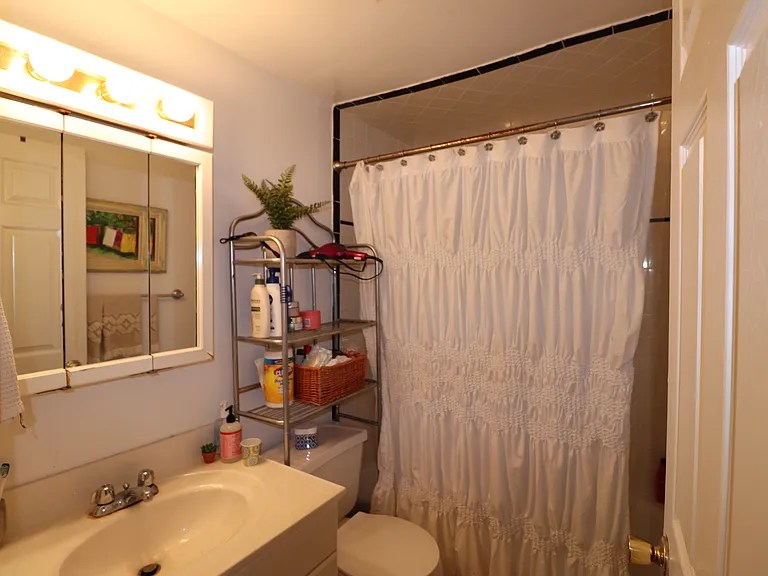 513 Bloomfield St #1 — Photo 3