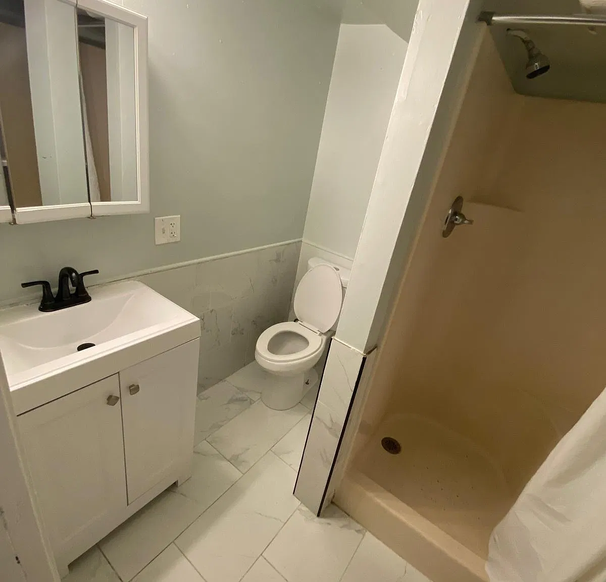 4 bed, 1352 sqft, $2,300 — Photo 3