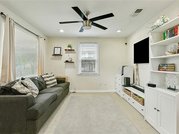 2nd image of 713 Houma Blvd