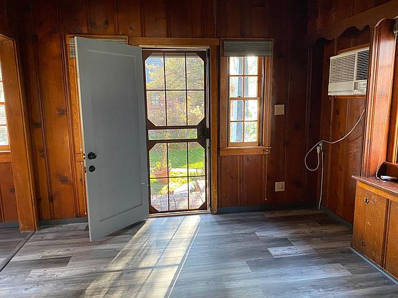 5th image of 2323 C St Unit 2321
