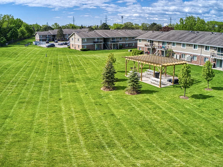 Glen Hills Apartments — Photo 41