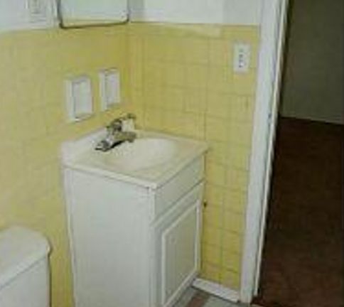 5th image of 9901 Catalina Dr