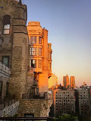 Rented by Compass | media 32