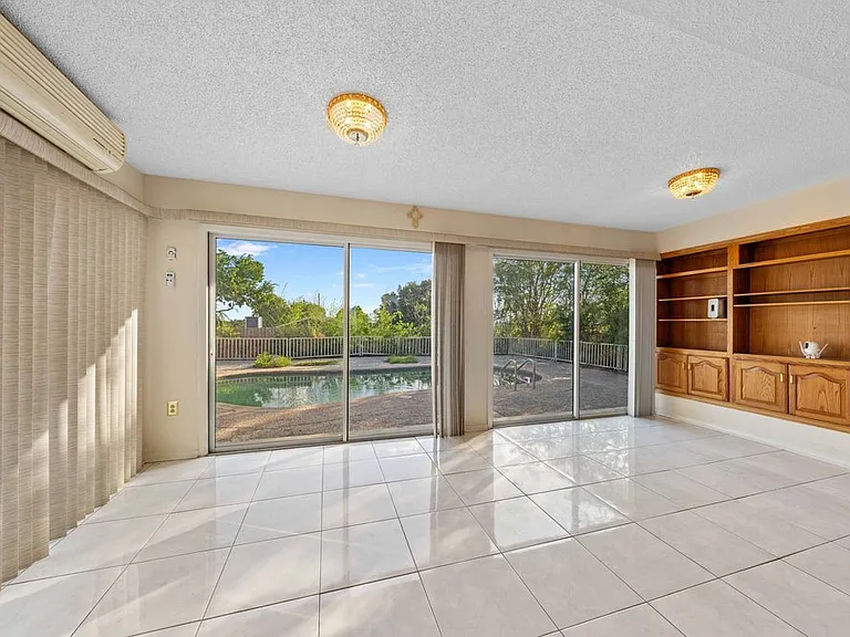 6323 Forest Bnd — Photo 10
