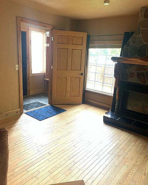 107 N Lincoln Ave, Glendo, WY 82213 Zillow