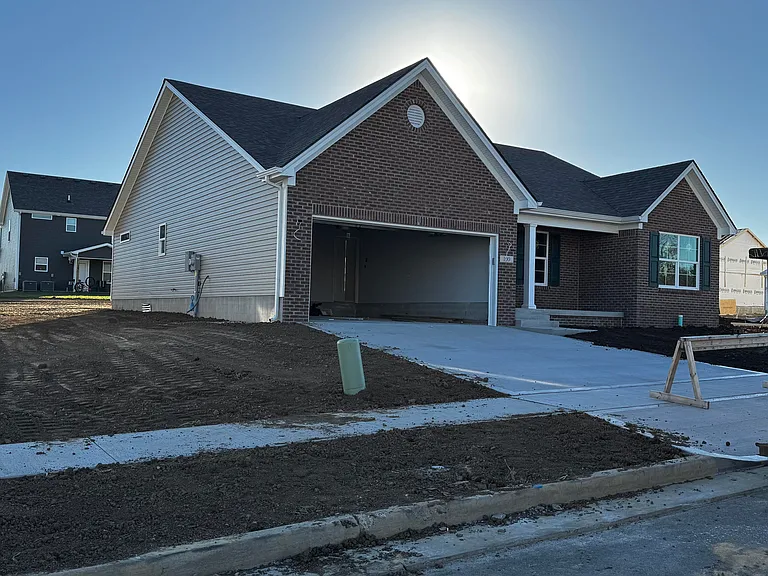 401 Skaggs Blvd — Photo 2