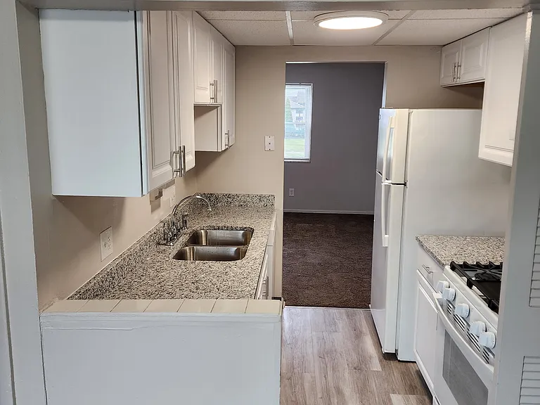 2233 Wadsworth Dr — Photo 1
