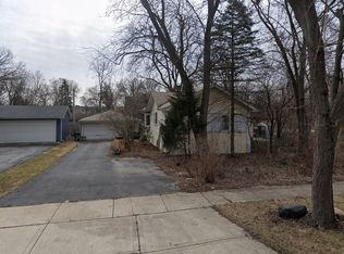 527 W Willow St, Lombard, IL 60148