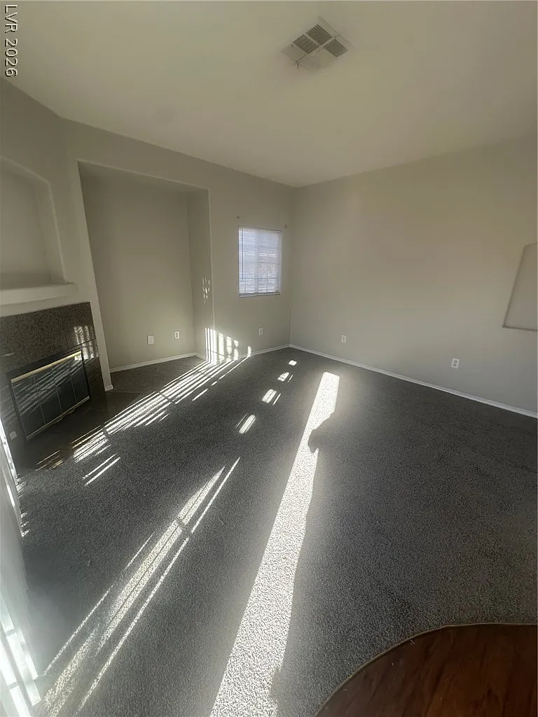 3 bed, 2.0 bath, 1159 sqft, $1,430 — Photo 2