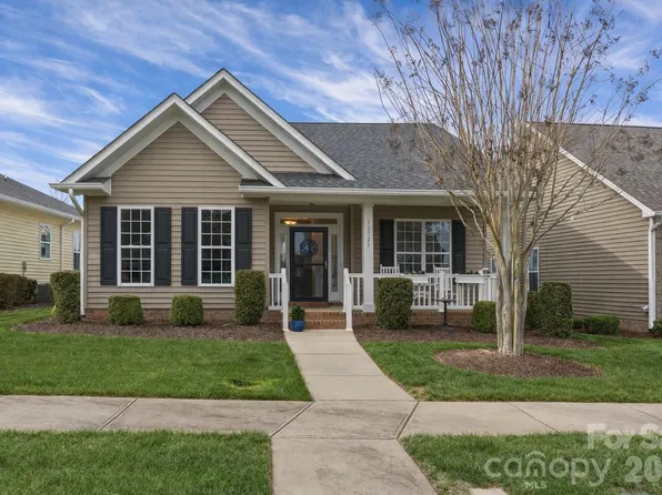 11723 Meetinghouse Dr, Cornelius, NC 28031