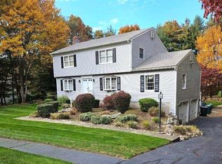 33 Contour Rd, Warwick, RI 02886
