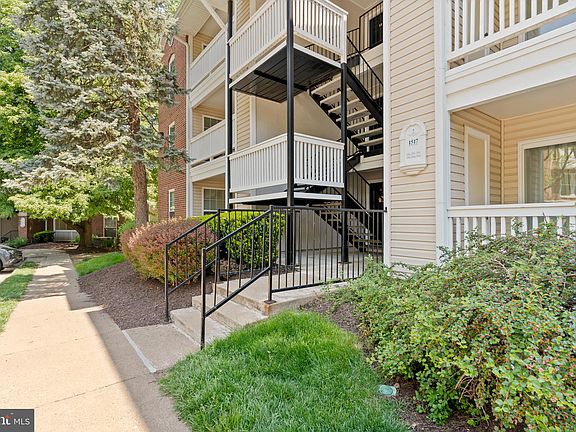 4th image of 1517 Lincoln Way APT 301