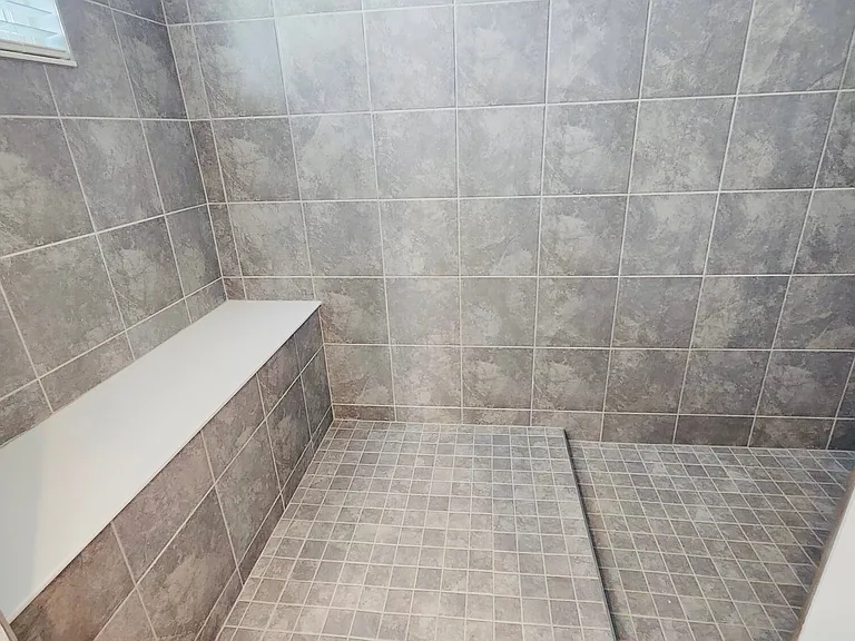 1430 Brentwood Dr — Photo 9
