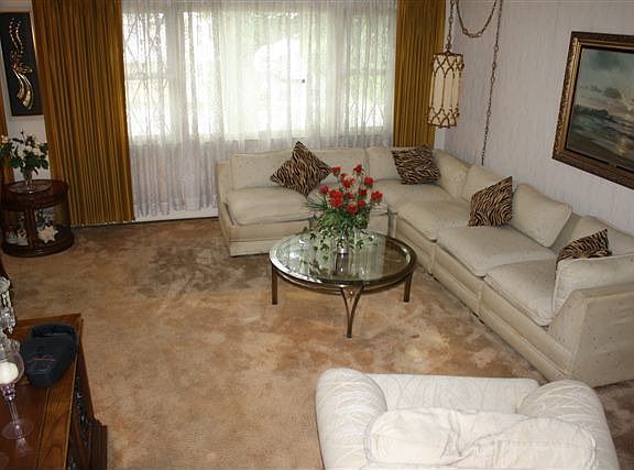 3RD VIEW OF LIVING ROOM