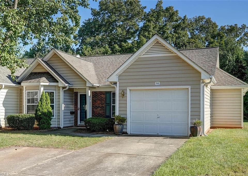 1st image of 90 Mansfield Cir