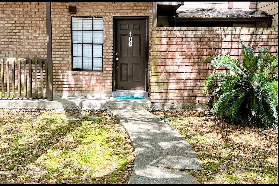 1st image of 742 Fairfax Dr APT 102