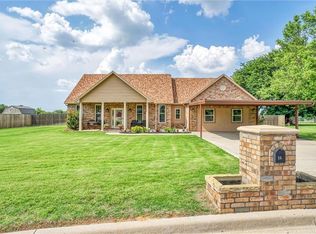 15 Fairway Dr, Sayre, OK 73662