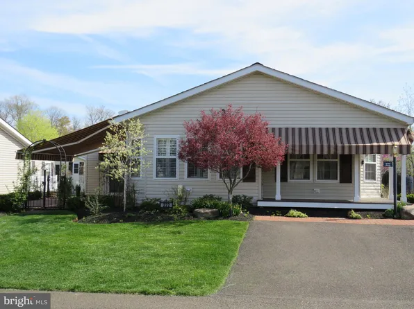 222 Thrush Cir, New Hope, PA 18938