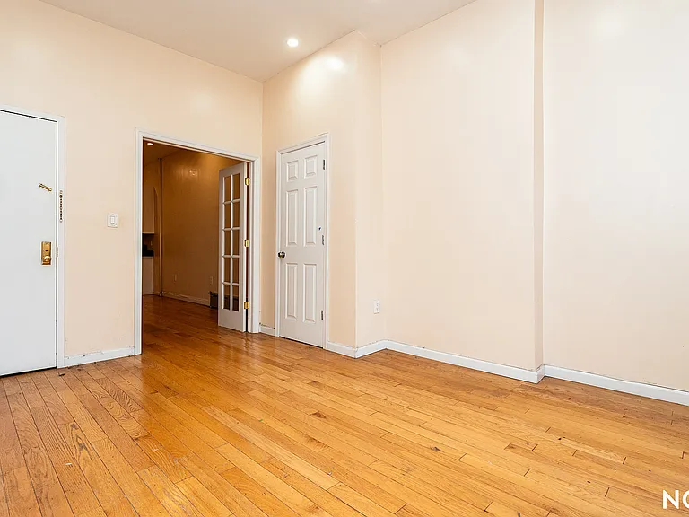 469 Harman St #3L — Photo 7
