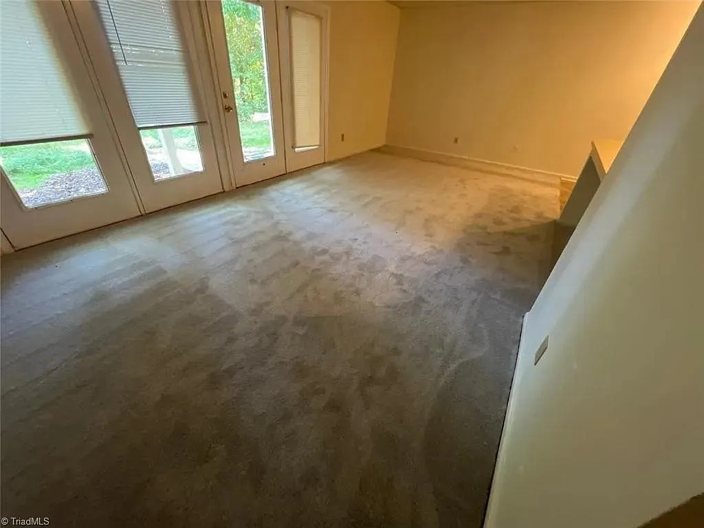 2 bed, 975 sqft, $1,195 — Photo 2