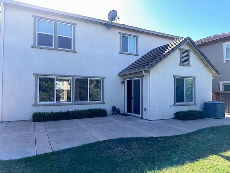18281 Parkside Ct — Photo 23